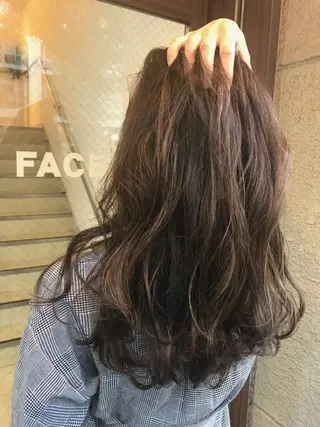 セミロング ill【イル】天神西通り店所属・髪質改善縮毛矯正/暖 色カラー/ウエダカナのヘアスタイル