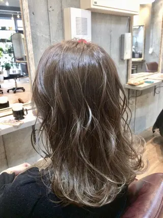 セミロング カラー LODAT横浜 by little【ロダットヨコハマ バイリトル】所属・TO RUのヘアスタイル