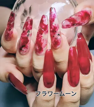 ネイル フラワー ムーンのネイルデザイン