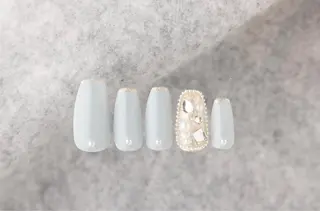 ネイル VINGT NAIL みなとみらい馬車道所属・千葉 朱莉のネイルデザイン