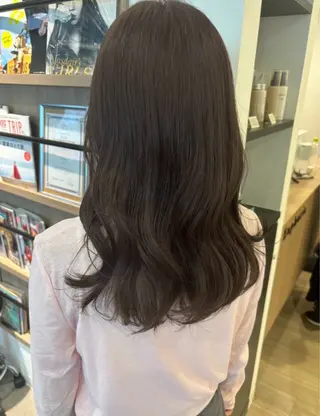 セミロング モテ髪🫧赤み消し カラー表参道きょうこのヘアスタイル