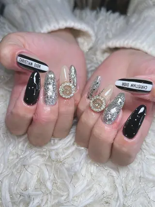 ネイル NEO Beauty Salon所属・𝐍𝐄𝐎 𝐉𝐔𝐑𝐈のネイルデザイン