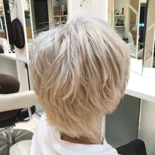 ショート カラー 🌈ぷる艶カラー🌈 髪質改善👑柳沼尚貴のヘアスタイル