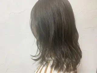 セミロング カラー 【Uneユヌ】菊地 春那のヘアスタイル