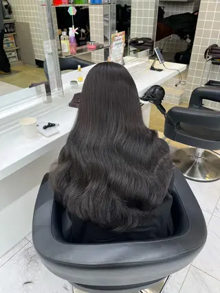 ロング 寒色＆ブリーチ特化 寒色MiOのヘアスタイル