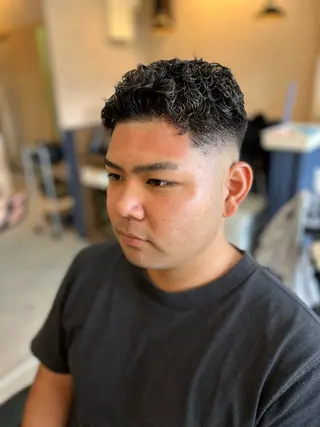 ショート パーマ メンズ THEBARBER TEN所属・伊禮 海凪のヘアスタイル