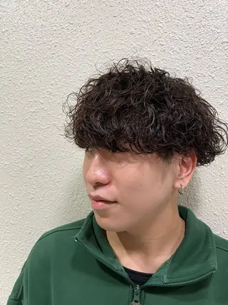 メンズ メンズパーマ特化サロンLond LOGAN所属・SEIYA メンズパーマ職人のヘアスタイル