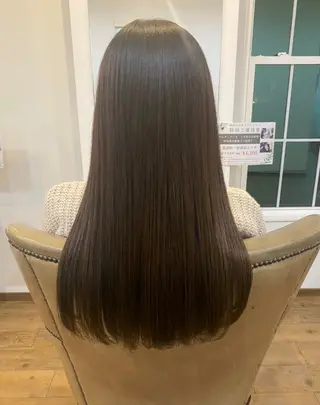ロング カラー 伊藤 ほのかのヘアスタイル