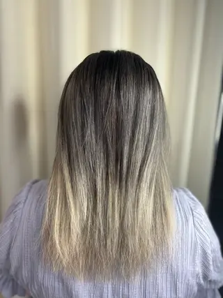 カラー 🩶rise THREE(A)🩶のヘアスタイル