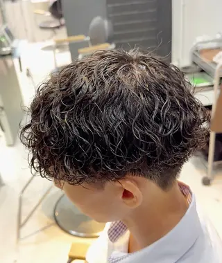 ショート パーマ メンズ men's salon gaudi 高槻店所属・曲がる縮毛矯正/ 波巻きパーマ/川岸のヘアスタイル