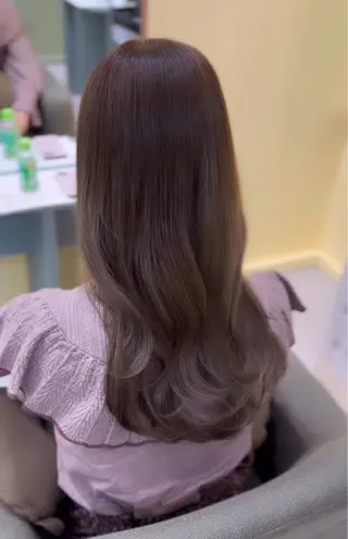 ロング カラー 酒井 菜花のヘアスタイル