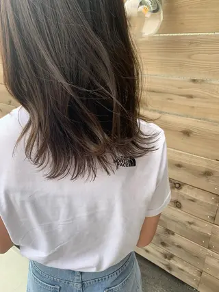 セミロング カラー chihale 富樫莉香のヘアスタイル