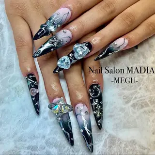 ネイル MADIA藤沢所属・MADIA MEGUのネイルデザイン