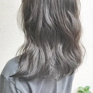 ミディアム NUU所属・滝島 真帆のヘアスタイル