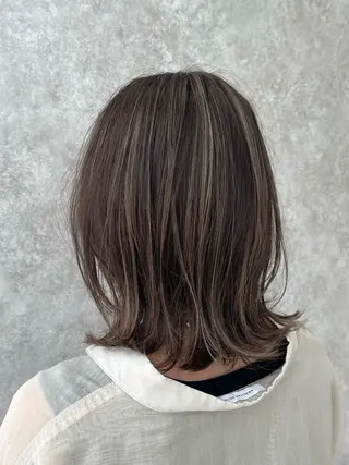 ミディアム 飛田 由貴のヘアスタイル