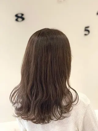 セミロング カラー 松吉 純平のヘアスタイル