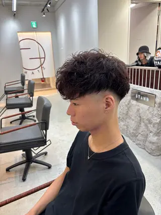 カラー パーマ メンズ 渡 汐音のヘアスタイル