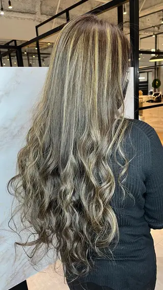 ロング 髪質改善IENA店長 小泉拓のヘアスタイル