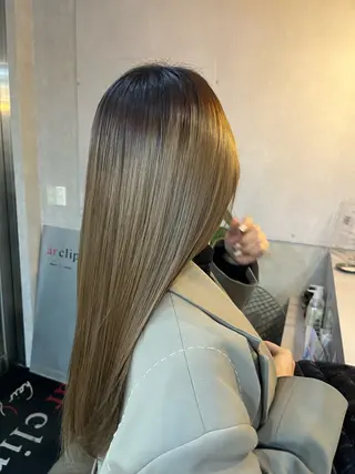 ロング ere 代々木公園所属・みほ/ニュアンス/ モード/艶カラーのヘアスタイル