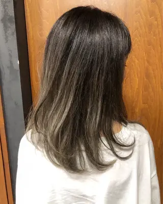 ロング カラー REVE所属・TAKU 美容師のヘアスタイル