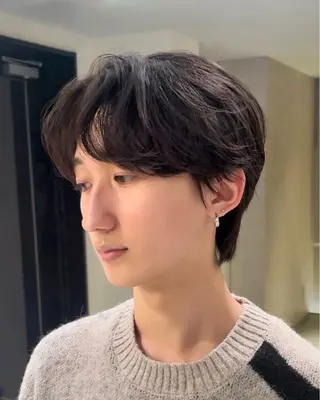 パーマ メンズ Qin shaire salon 原宿verno店所属・【センターパート】 ETO／江藤翼の眉毛・アイブロウイメージ