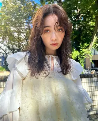 セミロング パーマ 榛地 渉馬のヘアスタイル