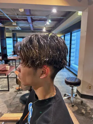 ショート パーマ メンズ レイヤー/ハイトーン カラー/SHISEIのヘアスタイル