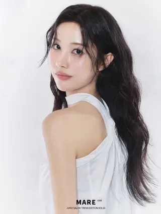 ロング カラー ヘアアレンジ JUNO韓国ヘア MIAN.⋆𝜗𝜚のヘアスタイル