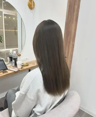 カラー ロング Seina セイナのヘアスタイル