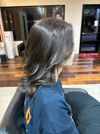 ミディアム カラー 木下 みさきのヘアスタイル