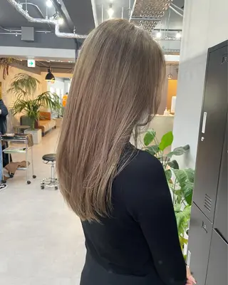 ロング カラー ミルクティーベージュ ❤︎レイヤー　MIAのヘアスタイル