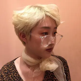 ショート カラー パーマ ヘアアレンジ M所属・ハイトーン/透け感 カラー🎀真香のヘアスタイル