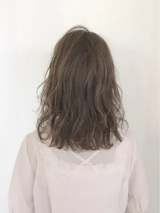 ミディアム カラー ボブ・レイヤーカット 吉敷航一のヘアスタイル