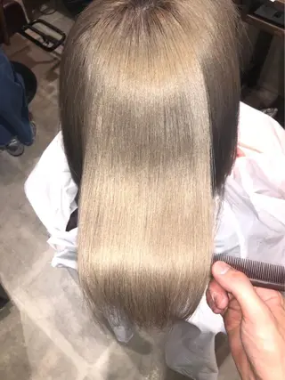 カラー リーフレ所属・榊原 七菜花のヘアスタイル
