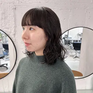 ミディアム パーマ 切りっぱなしボブ🪐 Anzuのヘアスタイル