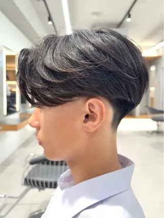 ショート パーマ メンズ nico TOKYO所属・ニュアンス/ センターパート/イノのヘアスタイル
