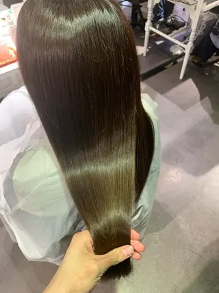 エミュスト心斎橋所属・🎨カラー&髪質改善 松葉優希のヘアスタイル