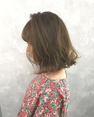 ショート カラー TOMOYAレイヤー ブリーチ縮毛矯正のヘアスタイル