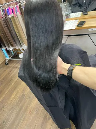 ミディアム ヒカ/外国人風 デザインカラーのヘアスタイル