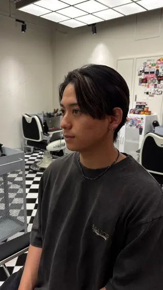 カラー FRANK’S BARBE(E)R THE STAND所属・sugo annaのヘアスタイル