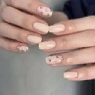 ネイル ネイルサロンエーナイン福住店所属・吉田 采未のネイルデザイン