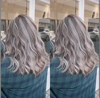 ロング カラー オフホワイトアンドなんば所属・福西 洋斗のヘアスタイル