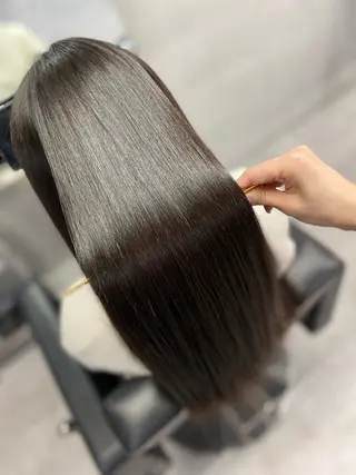 ロング 艶髪/縮毛矯正 🫧辻野海羽のヘアスタイル