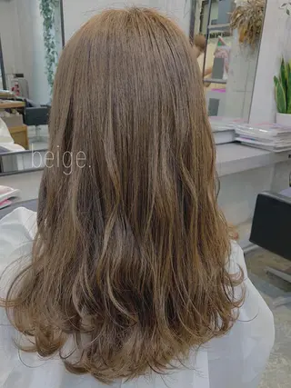 ロング カラー 江原 綾花のヘアスタイル