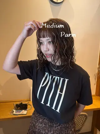 ミディアム パーマ ENIF 大島 芽生のヘアスタイル