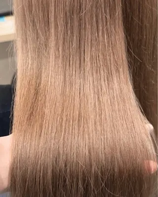 ロング ✨艶髪ストレート✨ ✨透明感カラー✨のヘアスタイル