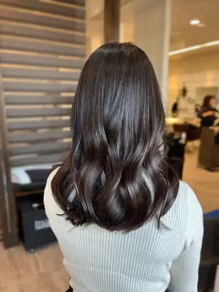 セミロング 松島 綾子のヘアスタイル