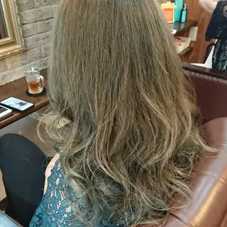 ロング カラー 美髪 カラーリストのヘアスタイル