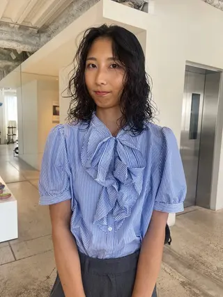 ミディアム oma 袮次金 鈴香のヘアスタイル