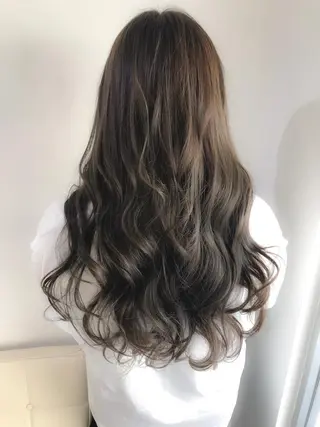 ロング 💫カットはなんでも 得意です✂️のヘアスタイル